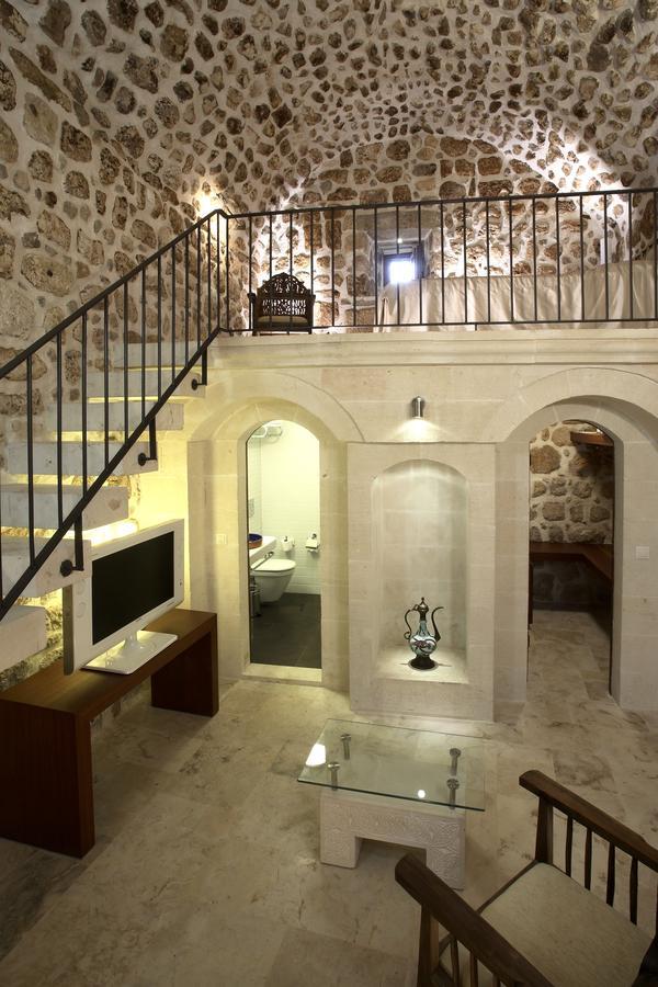 Kasr-I Nehroz Hotel Midyat Exteriör bild