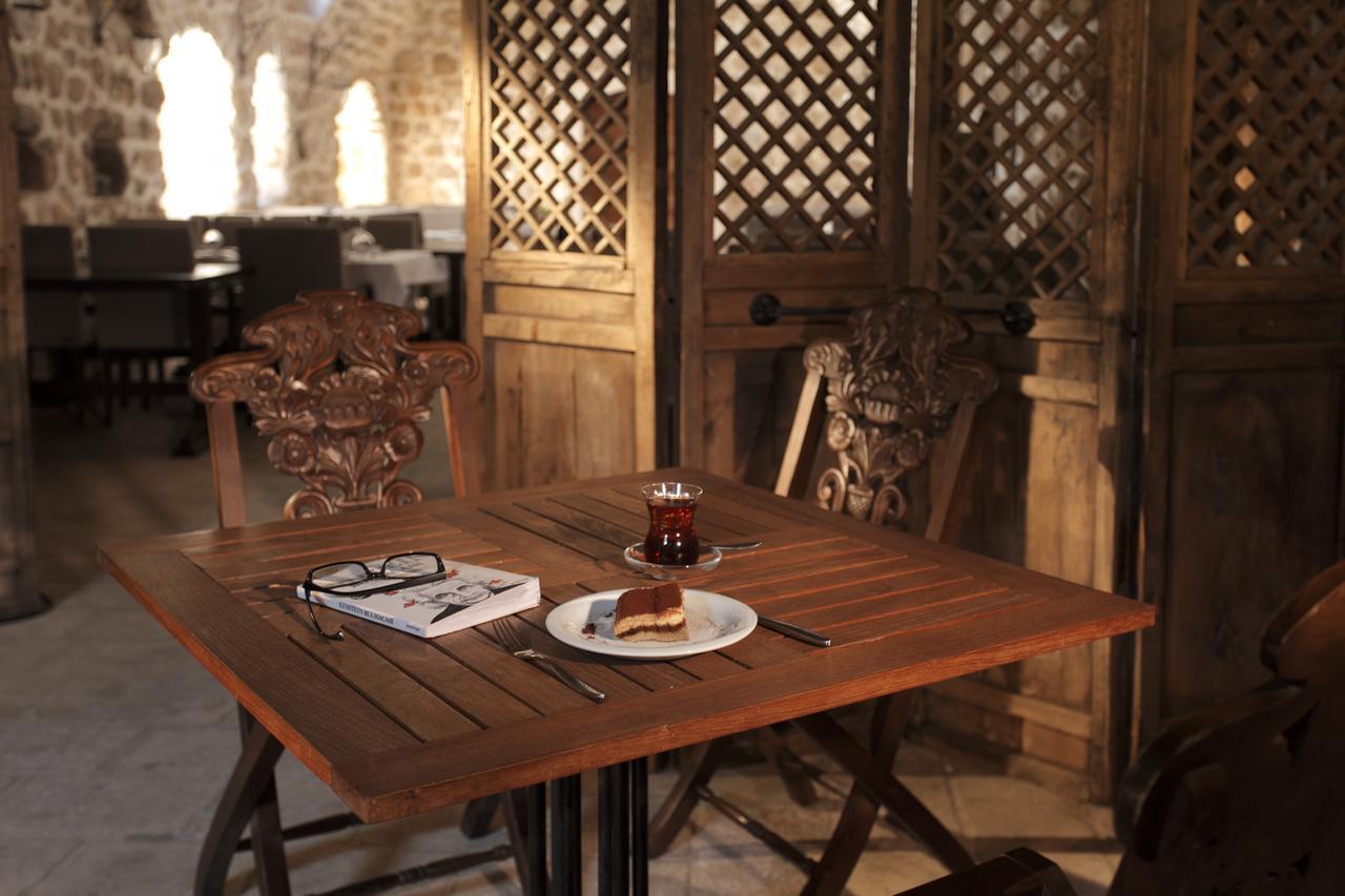 Kasr-I Nehroz Hotel Midyat Exteriör bild
