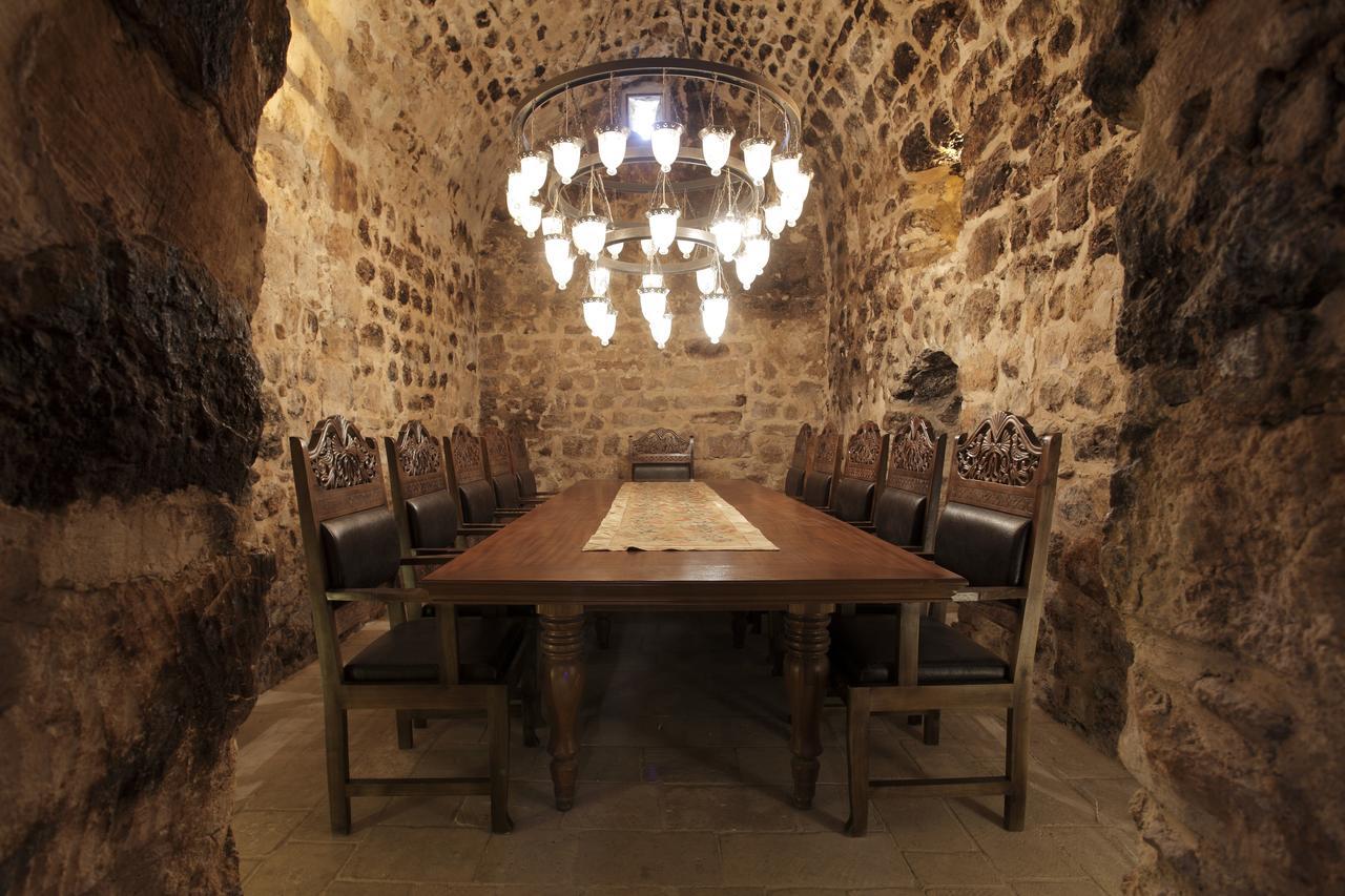 Kasr-I Nehroz Hotel Midyat Exteriör bild
