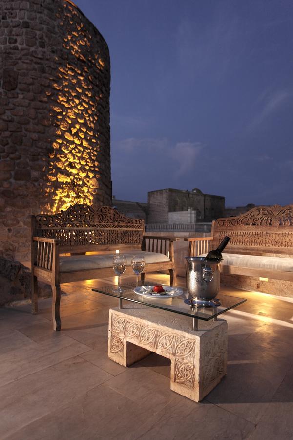 Kasr-I Nehroz Hotel Midyat Exteriör bild