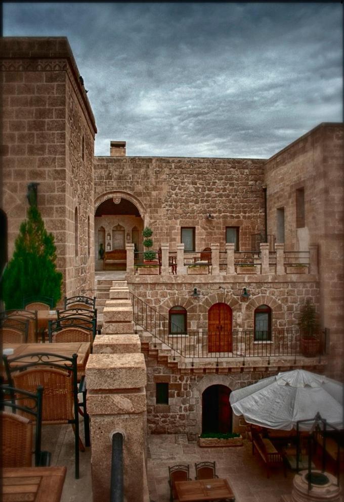 Kasr-I Nehroz Hotel Midyat Exteriör bild