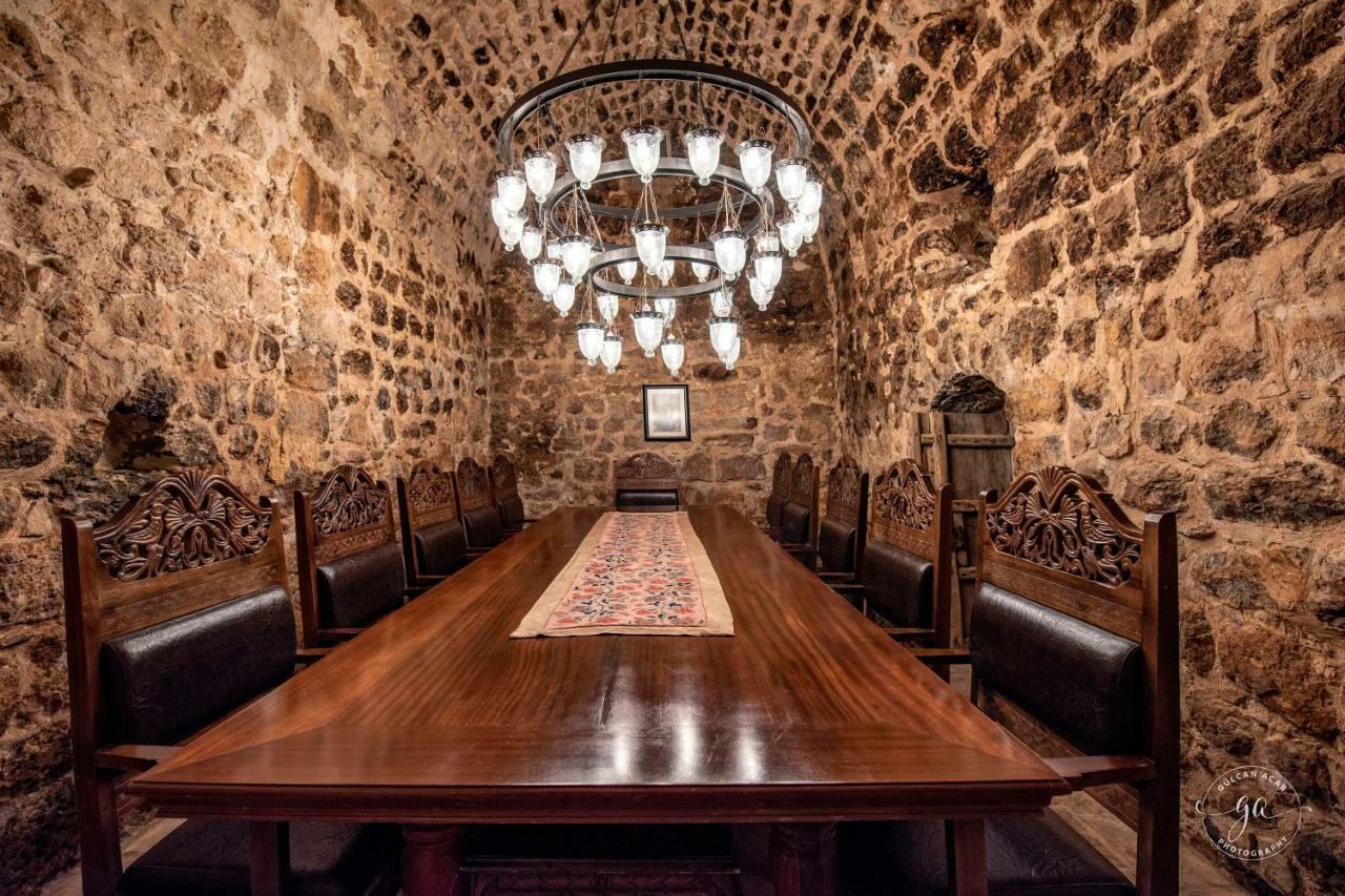 Kasr-I Nehroz Hotel Midyat Exteriör bild