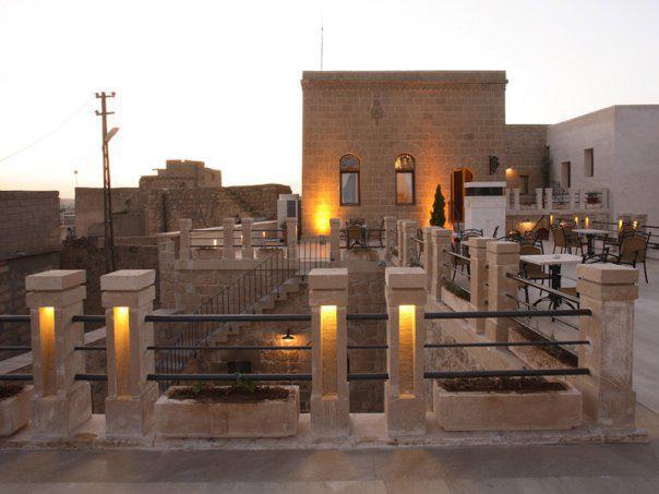 Kasr-I Nehroz Hotel Midyat Exteriör bild