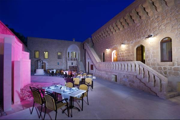 Kasr-I Nehroz Hotel Midyat Exteriör bild